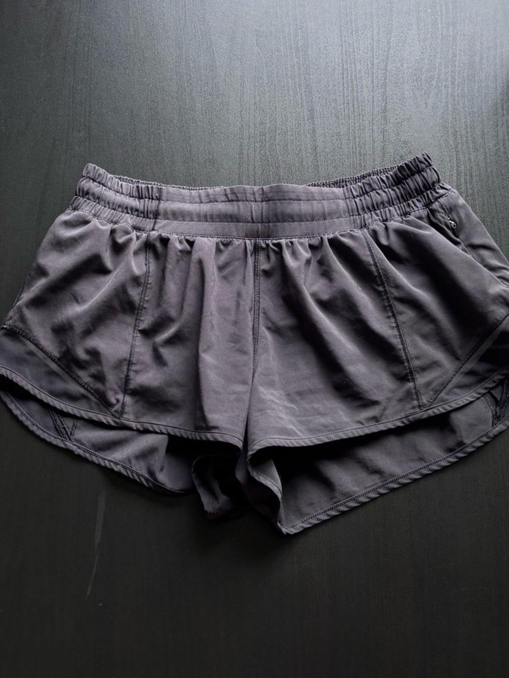 Lululemon Hotty Hot Short II 2.5" in Black - Picture 1 of 10
